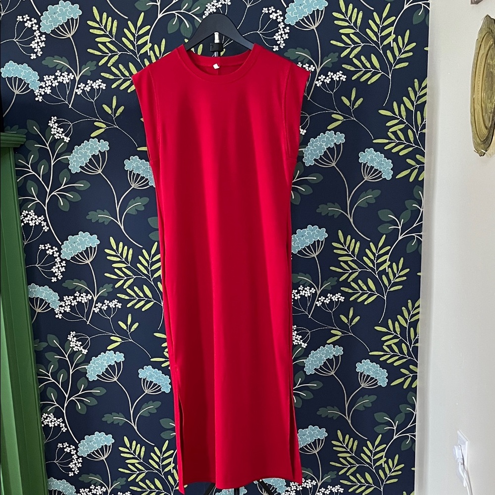 Lightweight Comfortable Red Sleeveless Dress Size M with Pockets